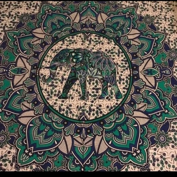 Wall Tapestry - Picture 3 of 3